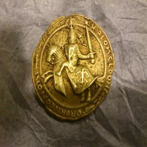 NECESITO AYUDA CON ESTA MONEDA DE ORO 965767694